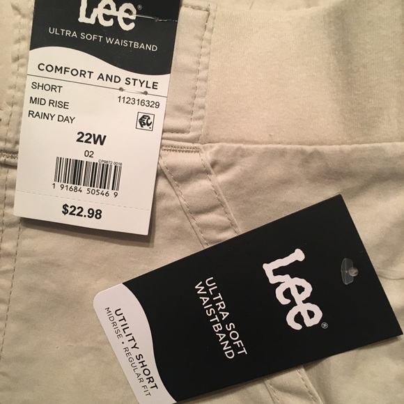 Lee Women's Plus Midrise Shorts 22W NWT - Picture 7 of 9
